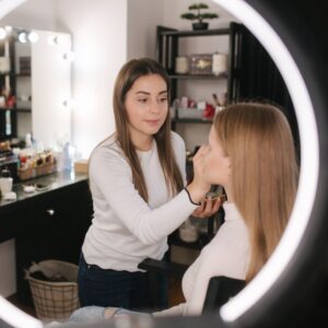 img of a makeup artist